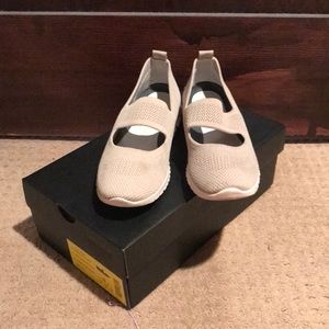 Taupe zero grand cole Haan Mary Jane slip ons